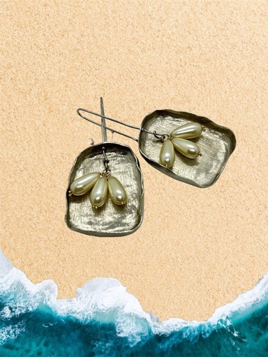 Grapes Pearl Earring